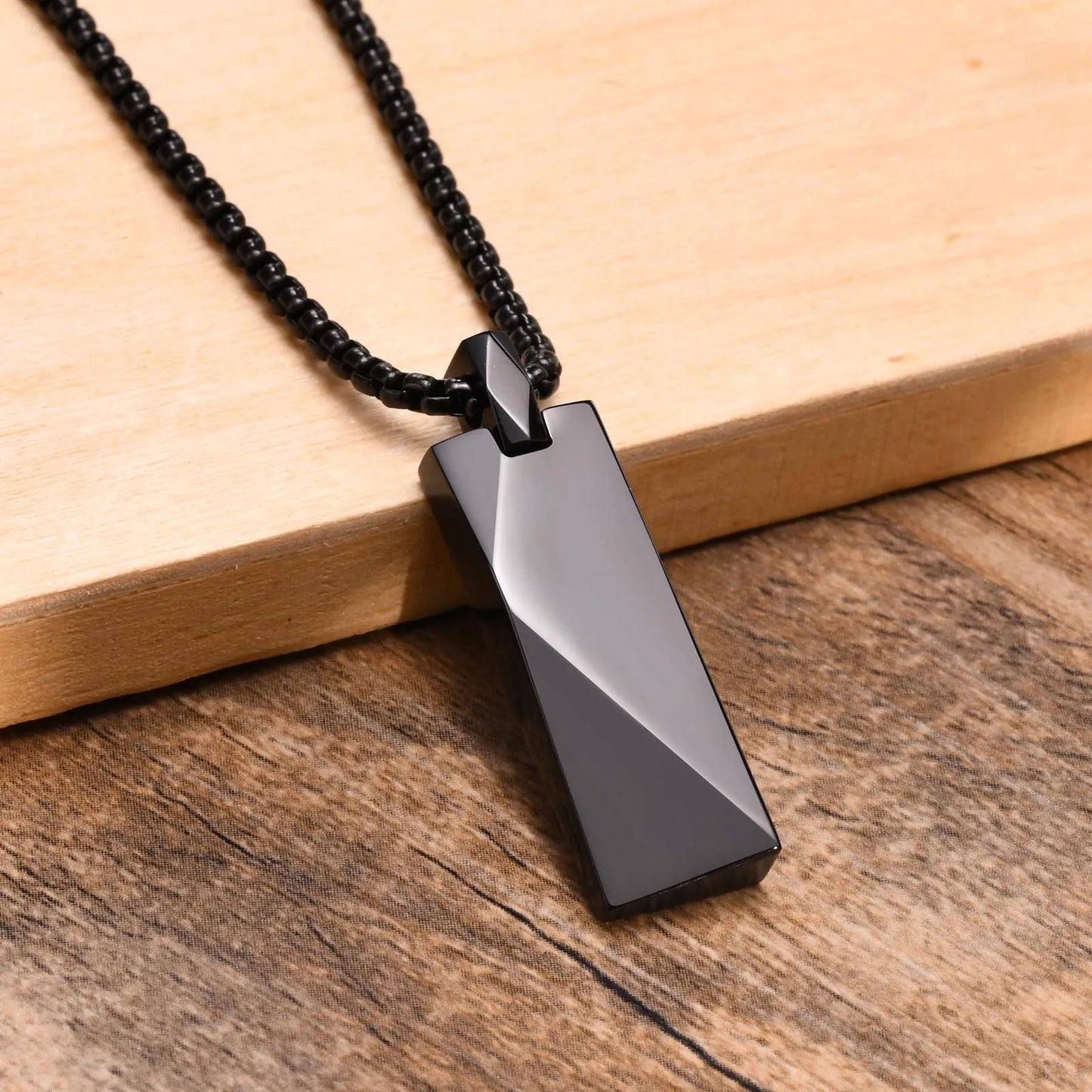 Vnox GeoEdge Pendant
